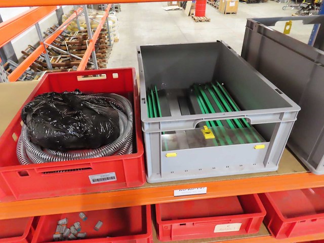 Partij electrotechnische onderdelen - afbeelding 2 van  12