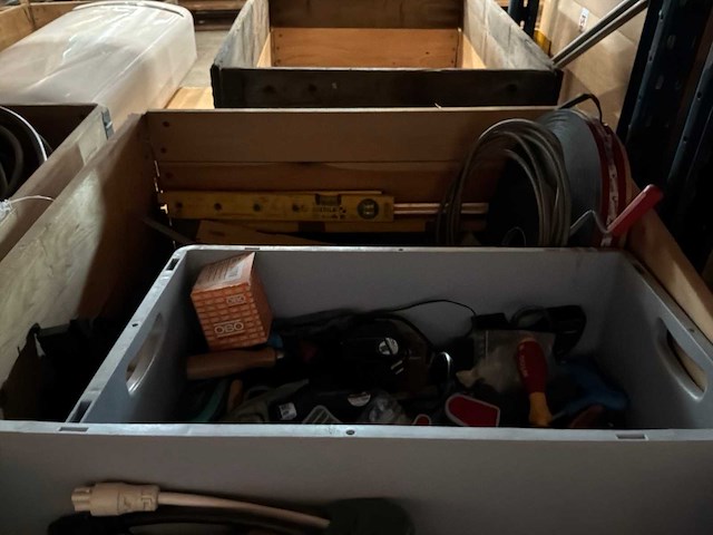 Partij elektra- en installatiematerialen - afbeelding 1 van  2