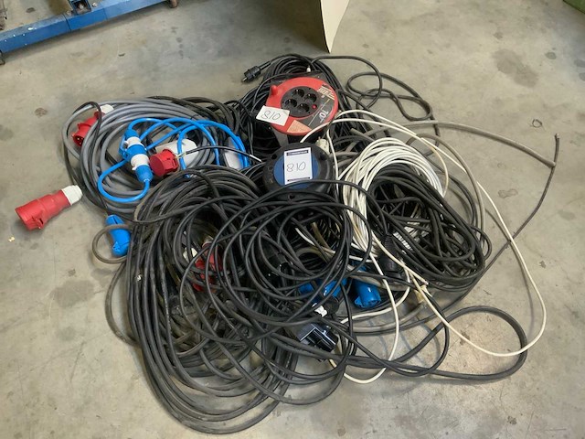 Partij elektra- en verlengkabels - afbeelding 1 van  4