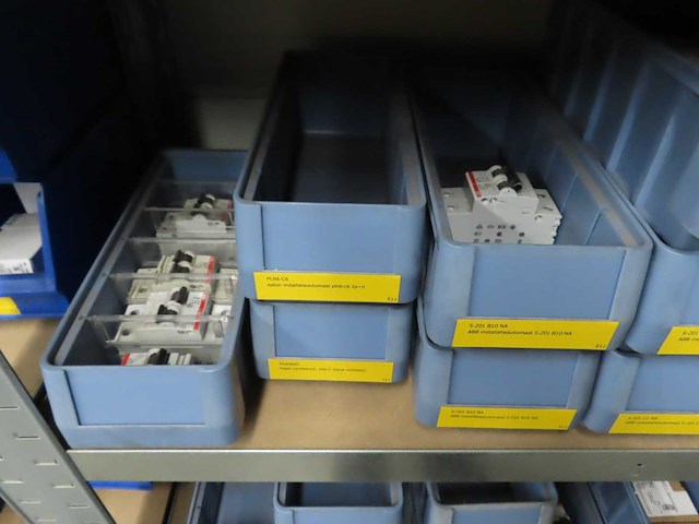 Partij elektra en installatiemateriaal - afbeelding 4 van  36