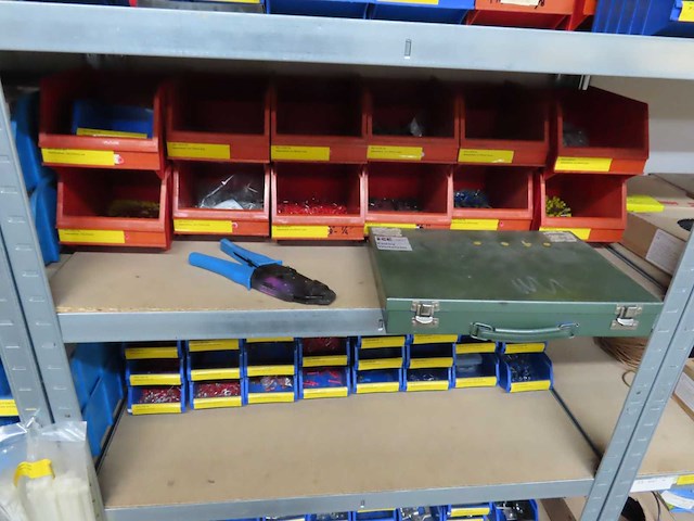 Partij elektra en installatiemateriaal - afbeelding 28 van  36