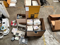 Partij elektra installatie materialen - afbeelding 3 van  5