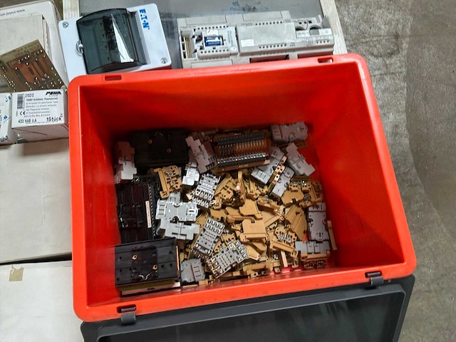 Partij elektra installatie materialen - afbeelding 4 van  7