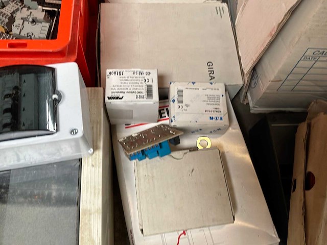 Partij elektra installatie materialen - afbeelding 6 van  7