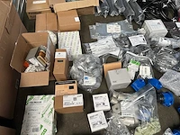 Partij elektra installatiemateriaal - afbeelding 19 van  22