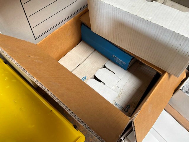 Partij elektra installatiematerialen - afbeelding 4 van  4