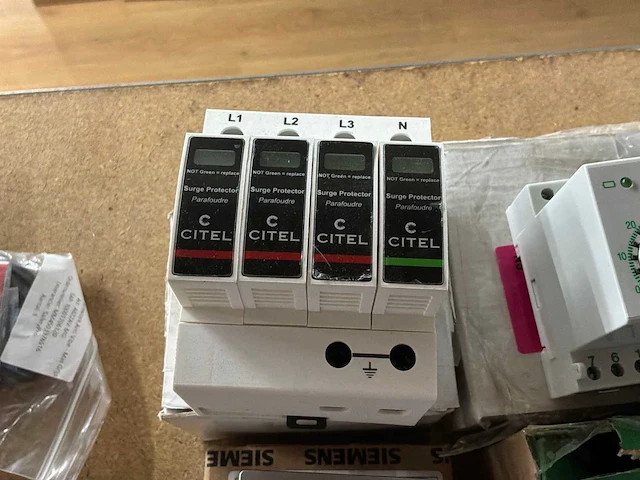 Partij elektra materiaal - afbeelding 2 van  6