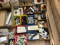 Partij elektra materiaal - afbeelding 4 van  7