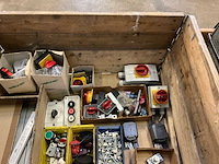 Partij elektra materiaal - afbeelding 5 van  7