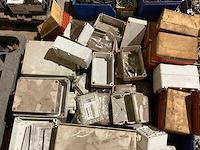 Partij elektra toebehoren - afbeelding 2 van  5