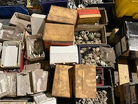 Partij elektra toebehoren - afbeelding 3 van  5