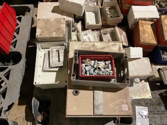 Partij elektra toebehoren - afbeelding 5 van  5