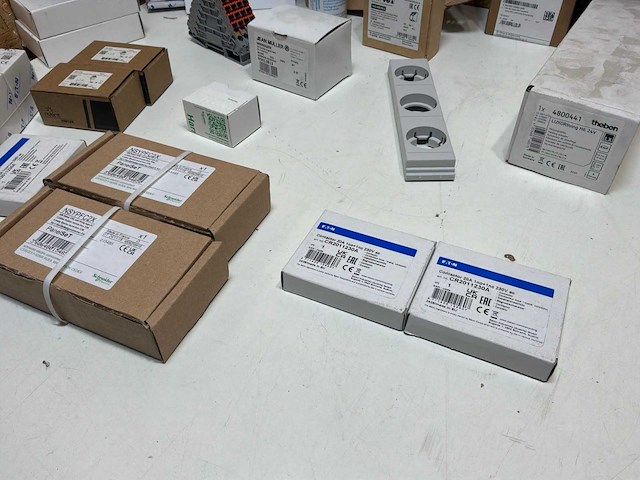 Partij elektra toebehoren - afbeelding 12 van  18