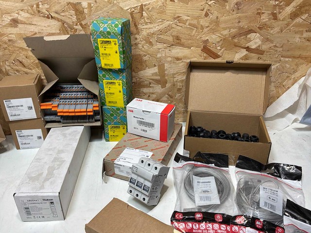 Partij elektra toebehoren - afbeelding 4 van  18