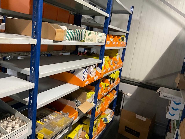 Partij elektra toebehoren - afbeelding 1 van  16