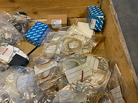 Partij elektra toebehoren - afbeelding 7 van  8
