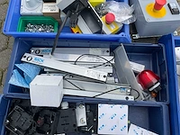 Partij elektra toebehoren - afbeelding 5 van  8