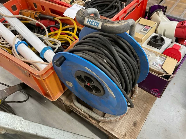 Partij elektra toebehoren - afbeelding 6 van  9