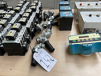 Partij elektra toebehoren - afbeelding 5 van  5