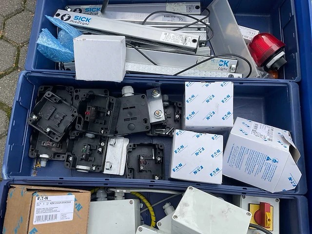 Partij elektra toebehoren - afbeelding 4 van  8