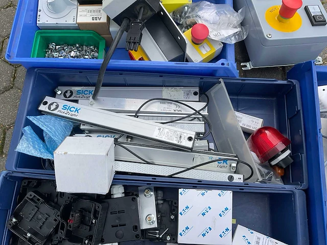 Partij elektra toebehoren - afbeelding 5 van  8