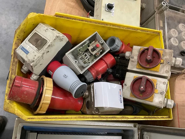 Partij elektra toebehoren - afbeelding 3 van  6
