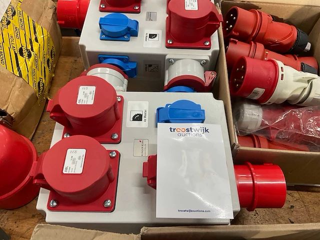 Partij elektra toebehoren - afbeelding 4 van  7