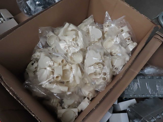 Partij elektramateriaal - afbeelding 2 van  11