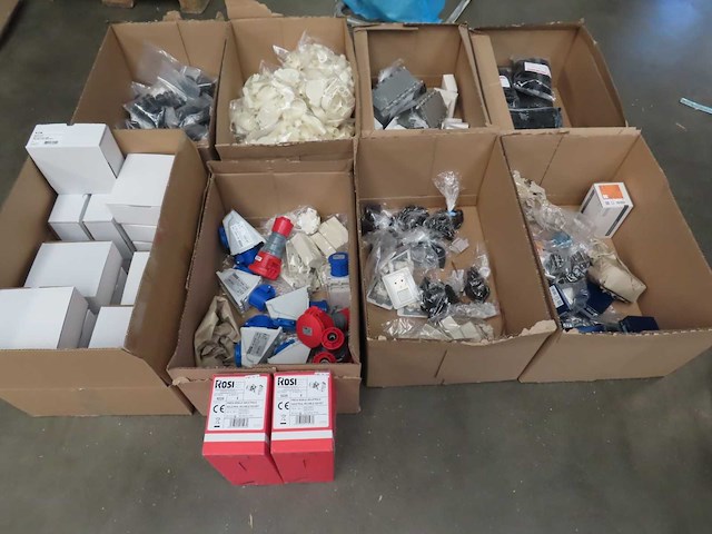 Partij elektramateriaal - afbeelding 1 van  11