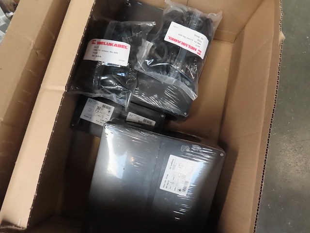 Partij elektramateriaal - afbeelding 10 van  11