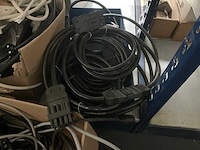 Partij elektrasnoeren en kabels - afbeelding 2 van  2