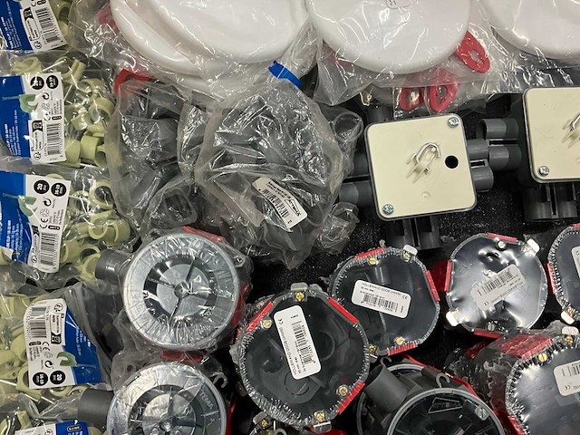 Partij elektratoebehoren (200x) - afbeelding 8 van  18