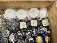 Partij elektratoebehoren (200x) - afbeelding 10 van  18