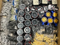 Partij elektratoebehoren (200x) - afbeelding 12 van  18