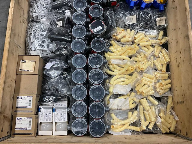 Partij elektratoebehoren (200x) - afbeelding 15 van  18