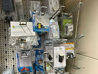Partij elektratoebehoren - afbeelding 2 van  89