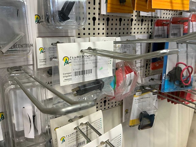 Partij elektratoebehoren - afbeelding 10 van  89