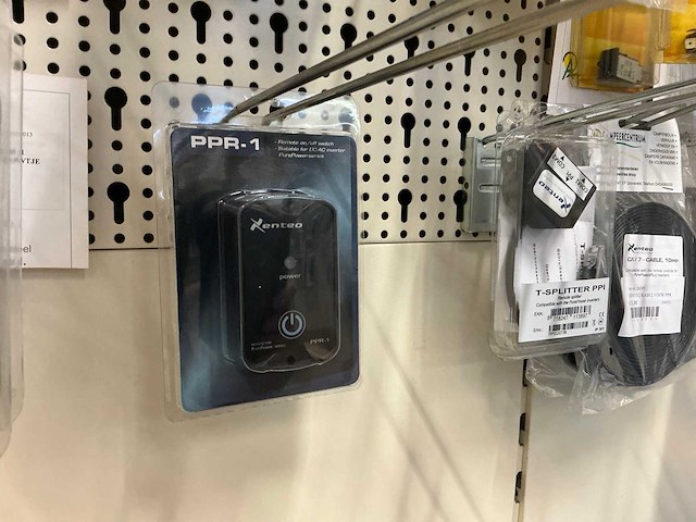 Partij elektratoebehoren - afbeelding 19 van  89