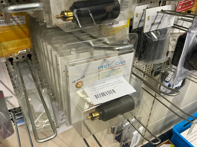 Partij elektratoebehoren - afbeelding 29 van  89