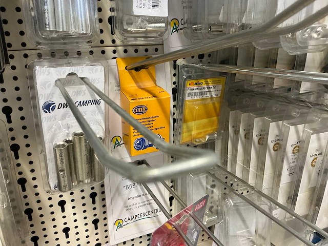 Partij elektratoebehoren - afbeelding 31 van  89