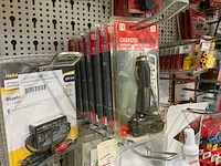 Partij elektratoebehoren - afbeelding 33 van  89