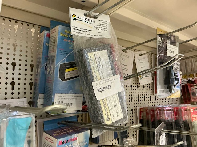 Partij elektratoebehoren - afbeelding 38 van  89