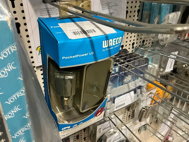 Partij elektratoebehoren - afbeelding 40 van  89