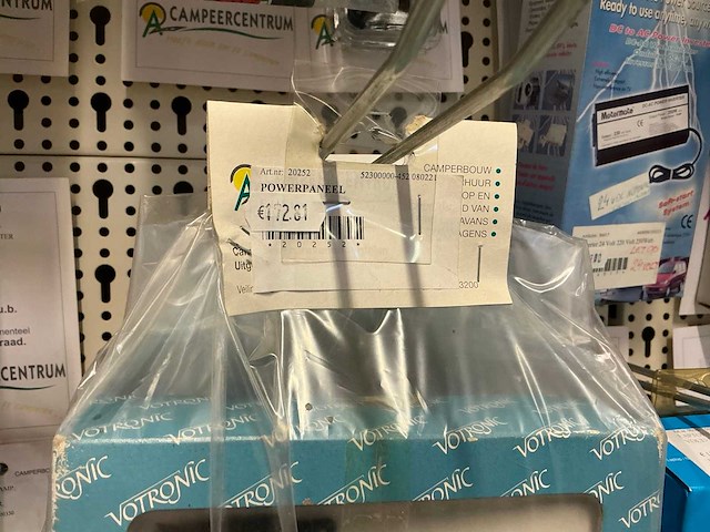 Partij elektratoebehoren - afbeelding 49 van  89