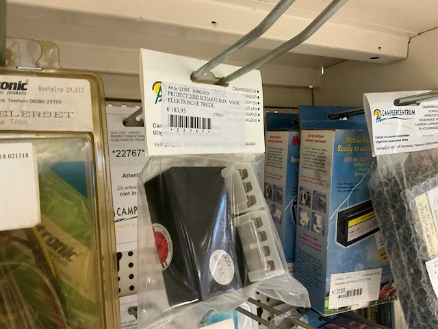 Partij elektratoebehoren - afbeelding 51 van  89