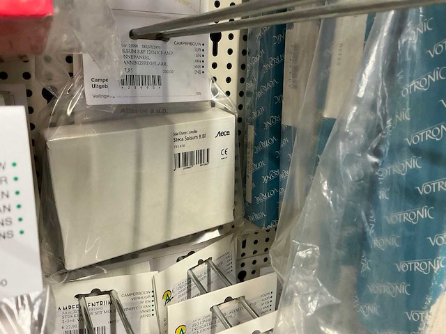 Partij elektratoebehoren - afbeelding 57 van  89