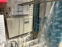 Partij elektratoebehoren - afbeelding 57 van  89