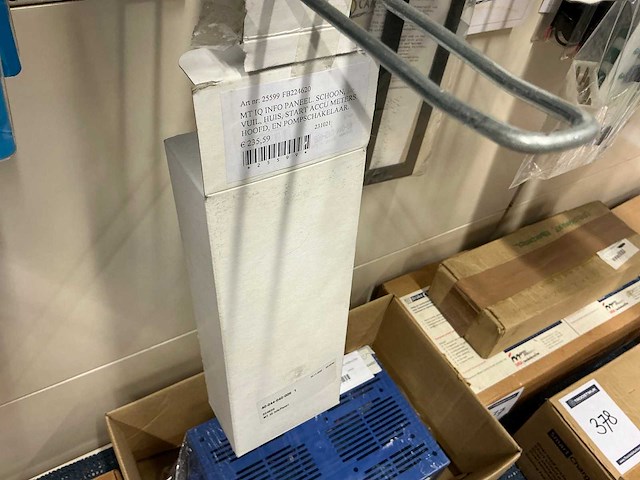 Partij elektratoebehoren - afbeelding 59 van  89