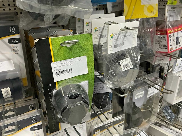 Partij elektratoebehoren - afbeelding 68 van  89