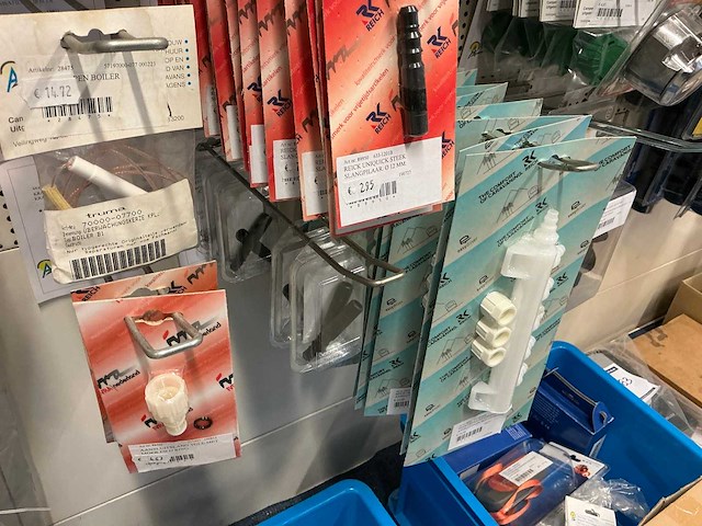 Partij elektratoebehoren - afbeelding 76 van  89